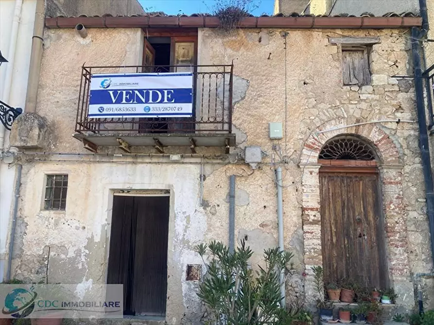 Immagine 1 di Casa indipendente in vendita  in Via Marchese Arezzo a Prizzi