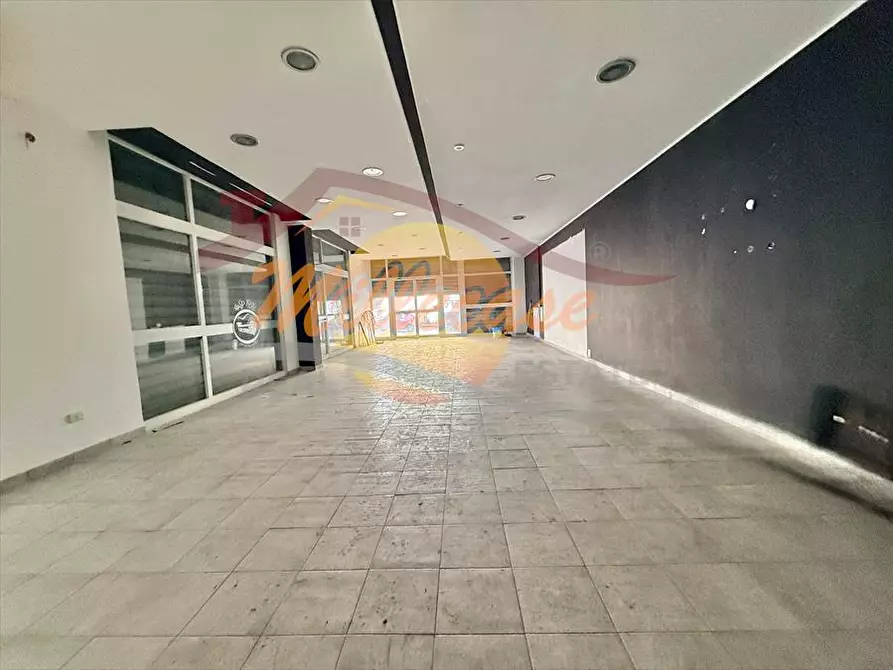 Immagine 4 di Locale commerciale in vendita  in VIALE ZECCHINO a Siracusa