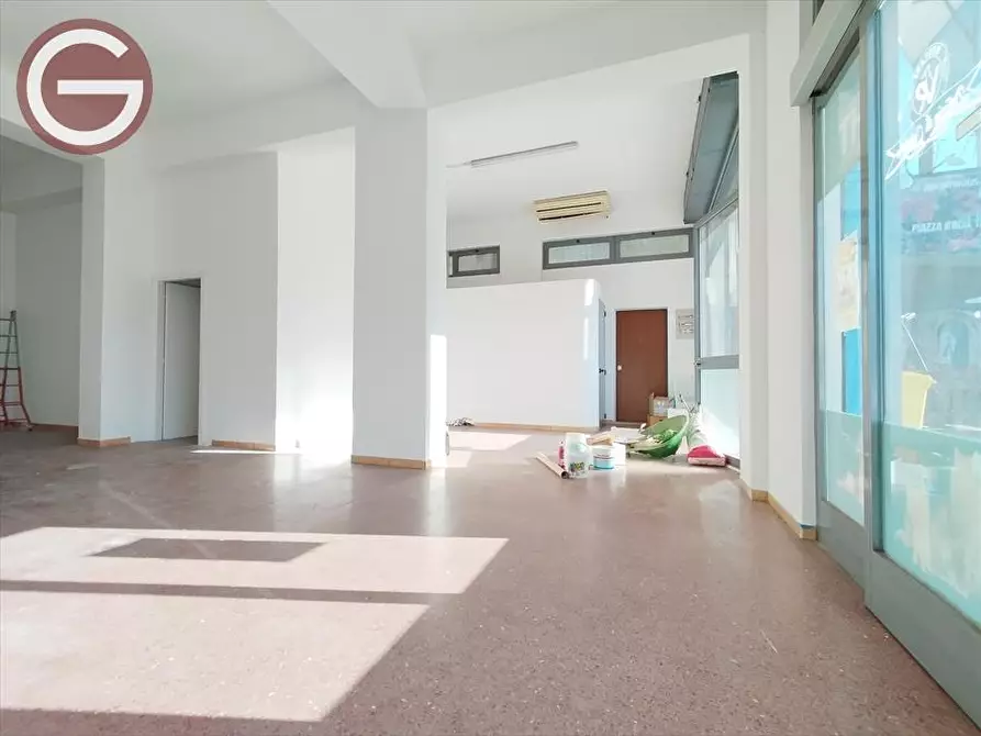 Immagine 3 di Locale commerciale in affitto  a Taurianova