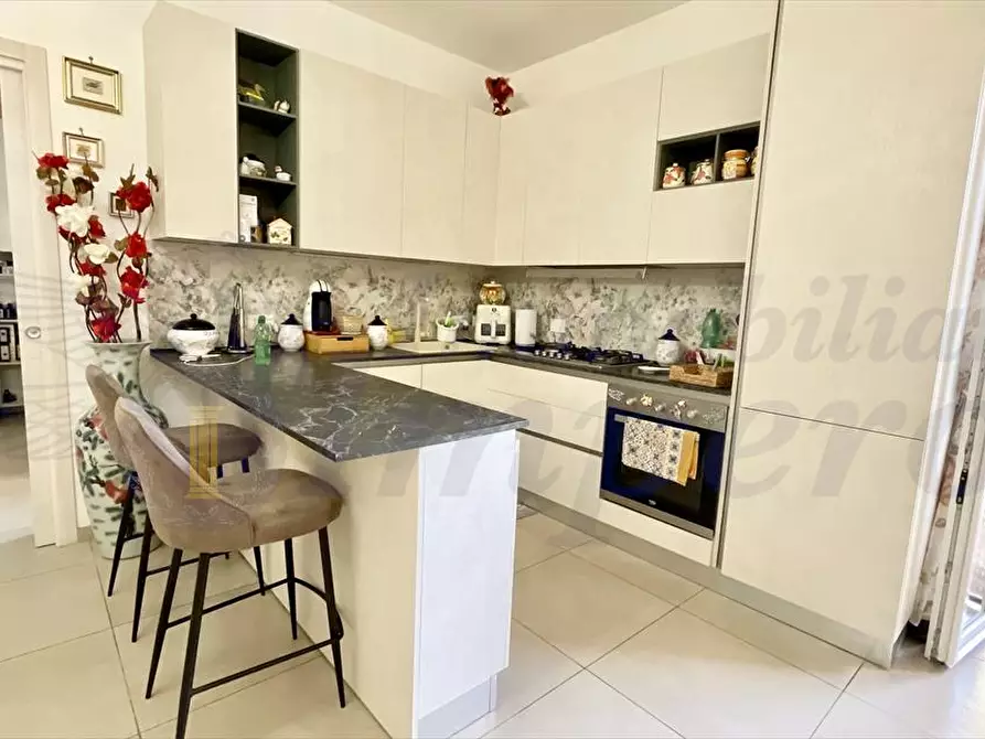 Immagine 7 di Appartamento in vendita  in Via Gussola 20 a Roma