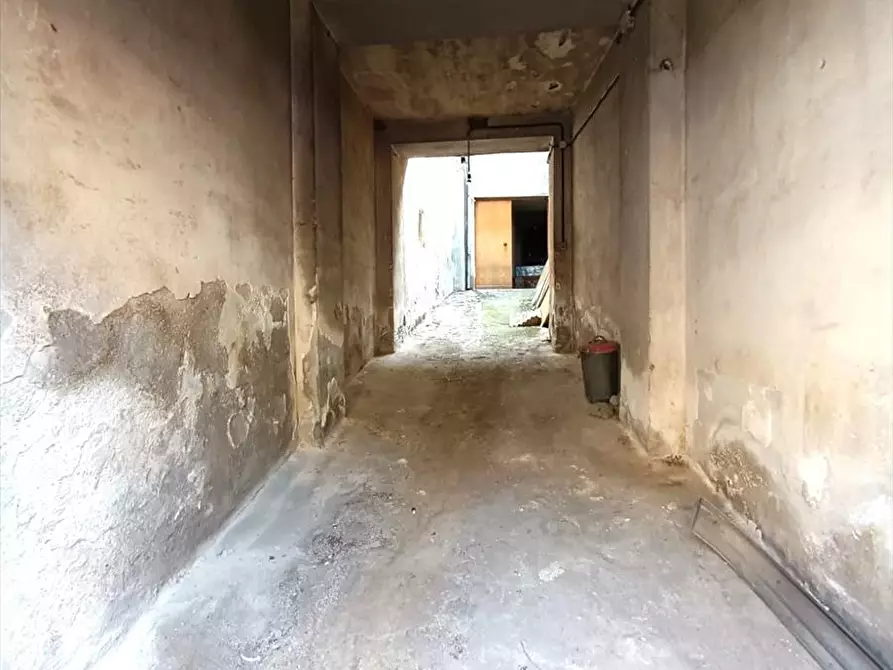 Immagine 7 di Locale commerciale in vendita  a Polistena