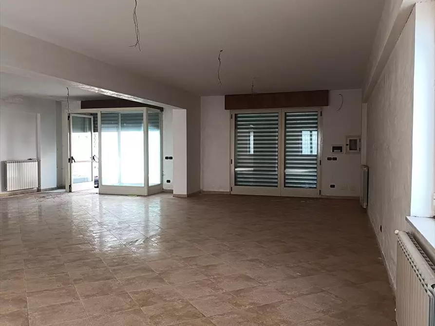 Immagine 1 di Locale commerciale in vendita  a Taurianova