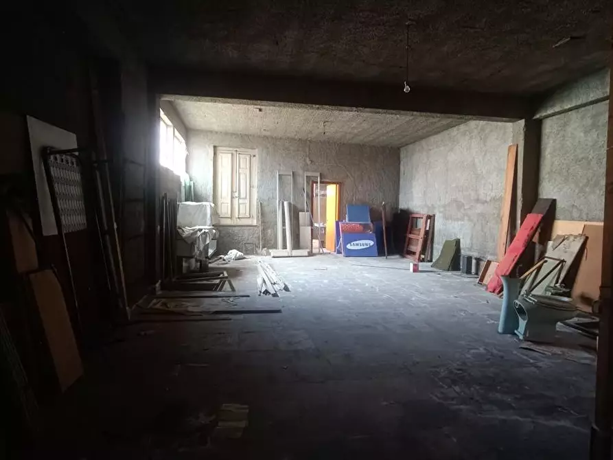 Immagine 2 di Deposito in vendita  a Taurianova