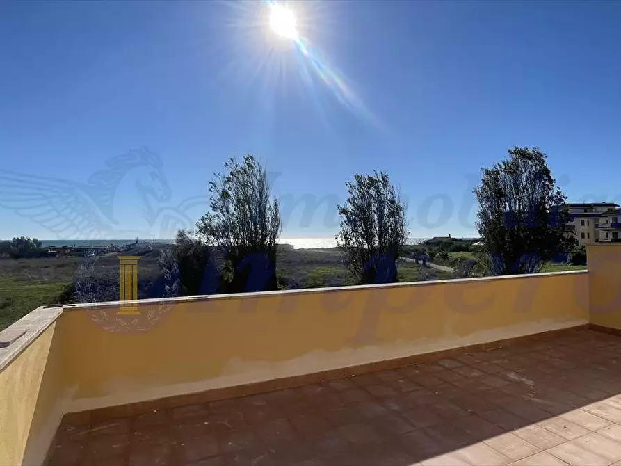 Immagine 2 di Appartamento in vendita  in Lungomare degli Ardeatini 73 a Ardea