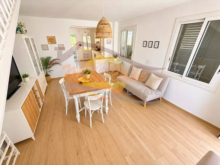 Immagine 1 di Villa in vendita  in fanusa a Siracusa