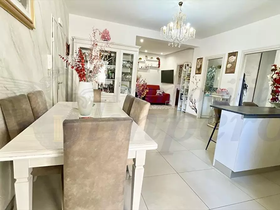 Immagine 5 di Appartamento in vendita  in Via Gussola 20 a Roma