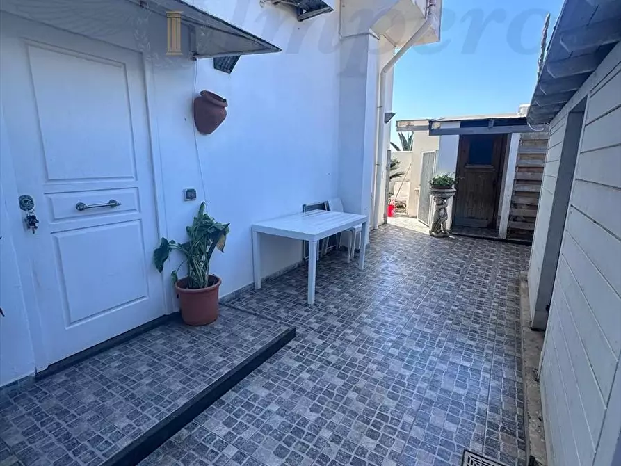Immagine 2 di Appartamento in vendita  in Lungomare delle sirene 251 a Pomezia