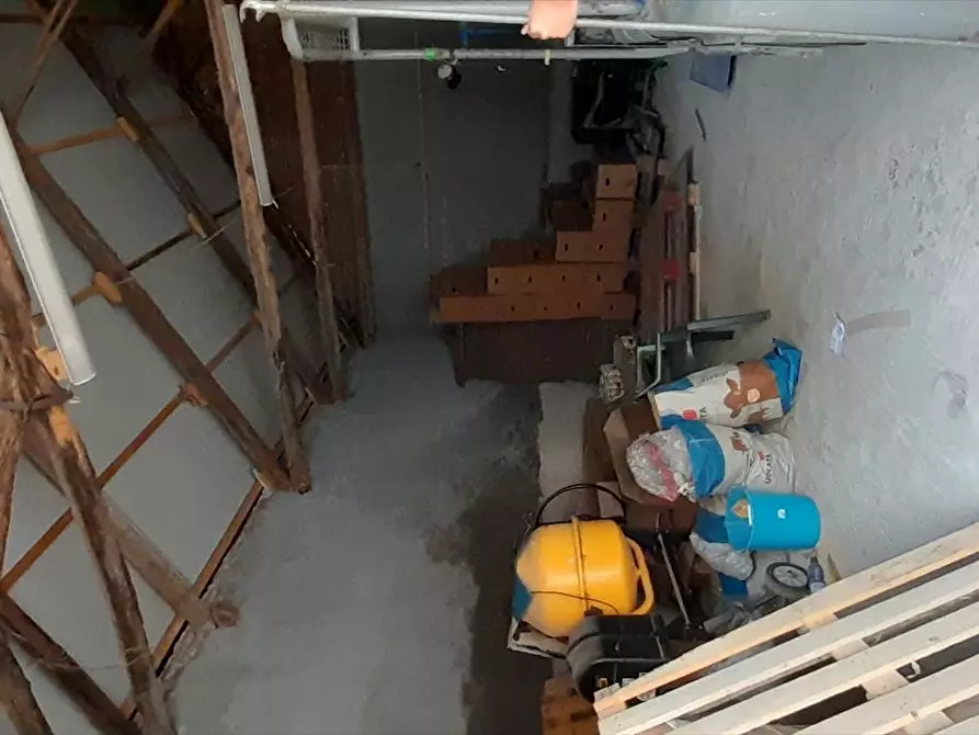 Immagine 5 di Deposito in vendita  a Taurianova