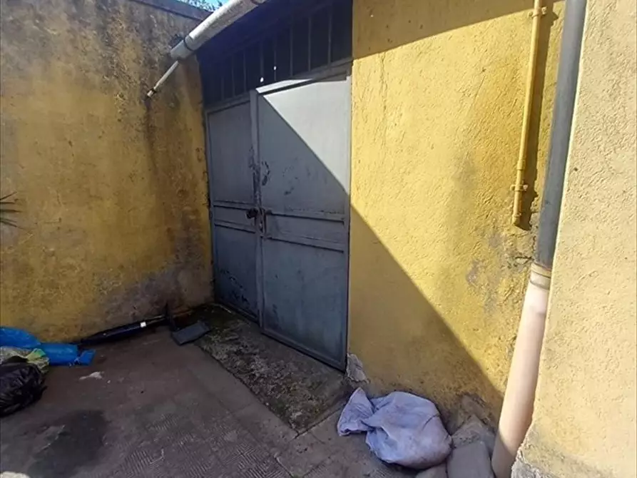 Immagine 18 di Appartamento in vendita  a Cinquefrondi