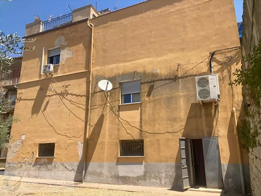 Immagine 2 di Locale commerciale in vendita  in Via Autonomia Siciliana 9 a Lercara Friddi