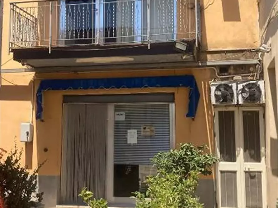Immagine 1 di Locale commerciale in vendita  in Via Autonomia Siciliana 9 a Lercara Friddi