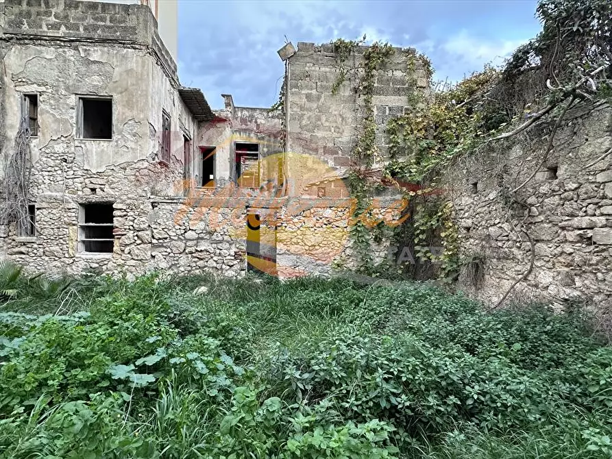 Immagine 1 di Palazzo in vendita  in via venezia a Siracusa