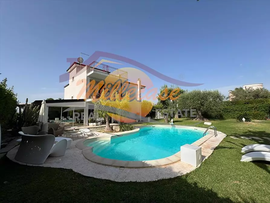Immagine 1 di Villa in vendita  a Siracusa