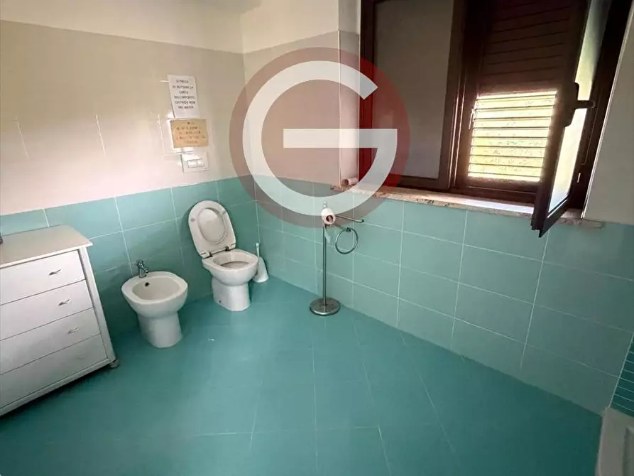 Immagine 11 di Locale commerciale in affitto  a Palmi