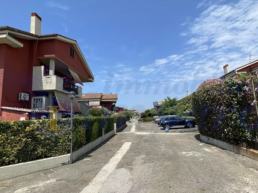 Immagine 1 di Appartamento in vendita  in Via Ascoli Piceno 59 a Ardea