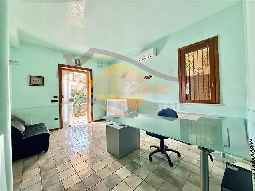 Immagine 30 di Villa in vendita  in viale Garrone a Melilli