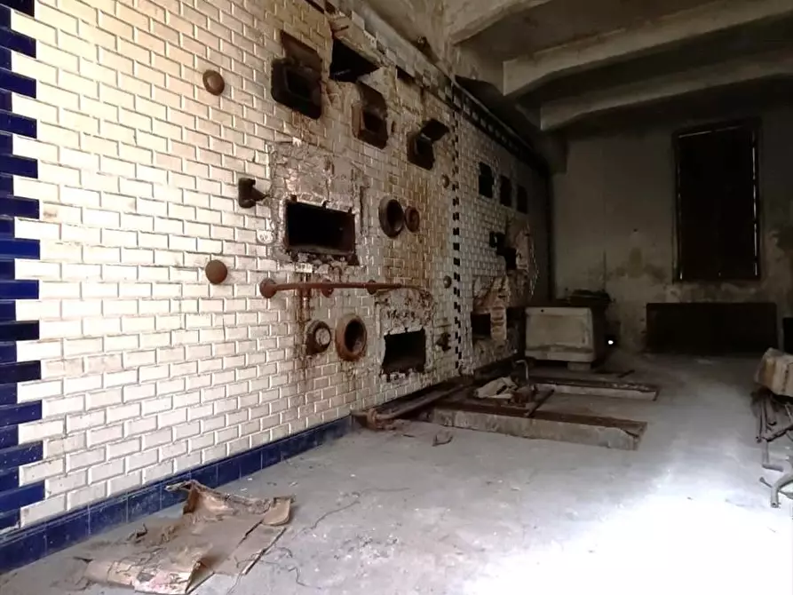 Immagine 5 di Locale commerciale in vendita  a Polistena