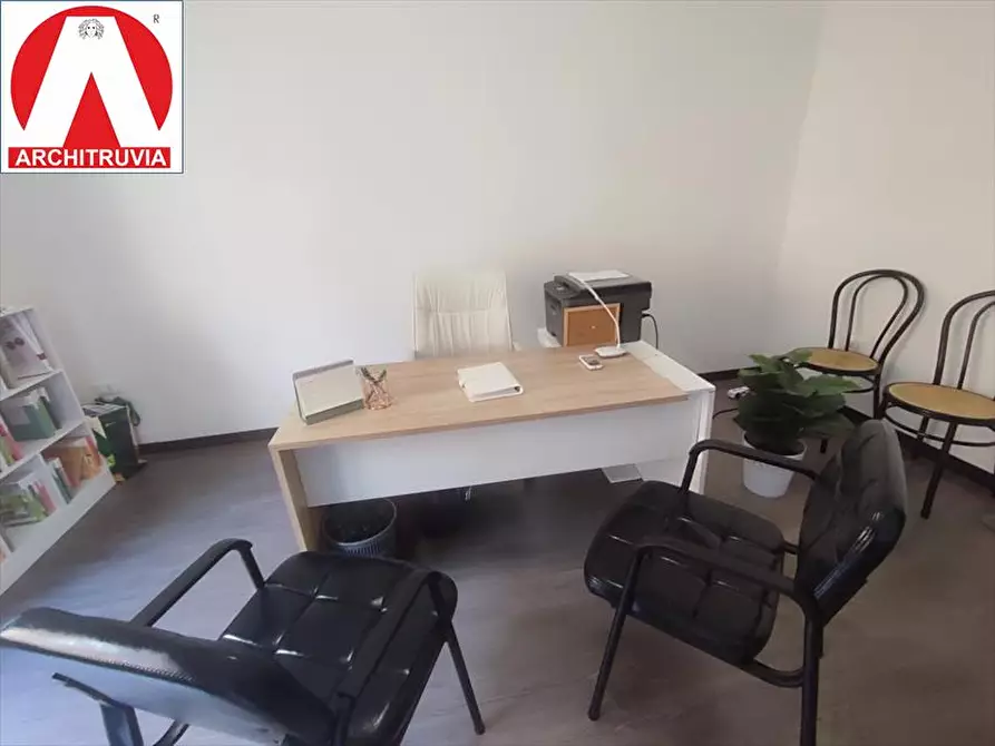 Immagine 5 di Ufficio in affitto  in viale della regione 54 a Caltanissetta