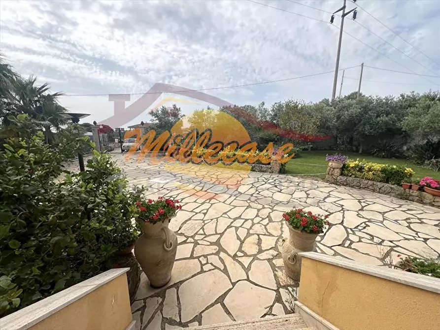 Immagine 21 di Villa in vendita  a Siracusa