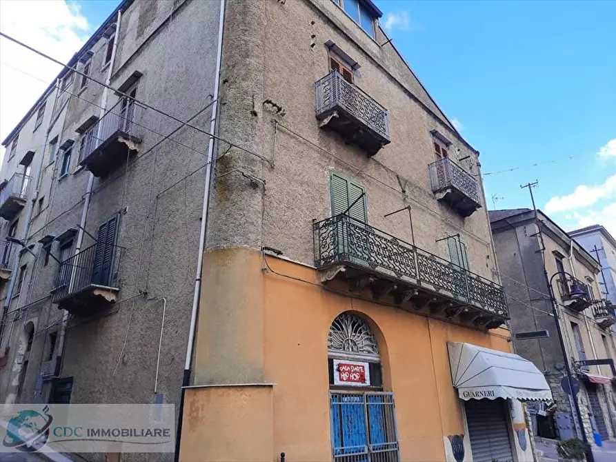 Immagine 1 di Appartamento in vendita  in Via Cristofolo Colombo 1 a Lercara Friddi