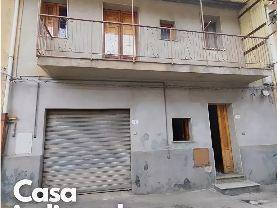 Immagine 1 di Casa indipendente in vendita  in via sant'antonio , 13 a Taurianova