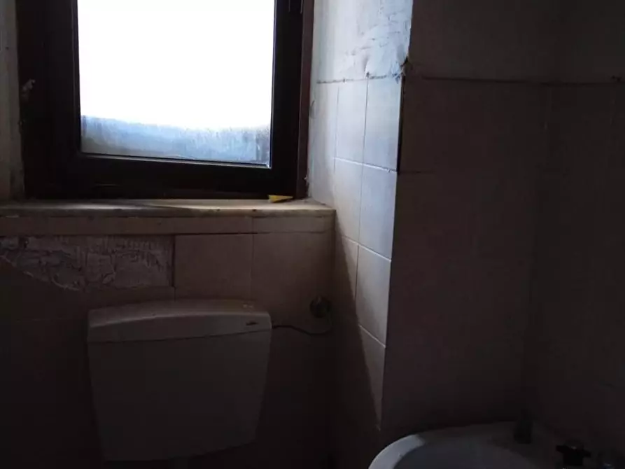 Immagine 6 di Locale commerciale in affitto  a Taurianova