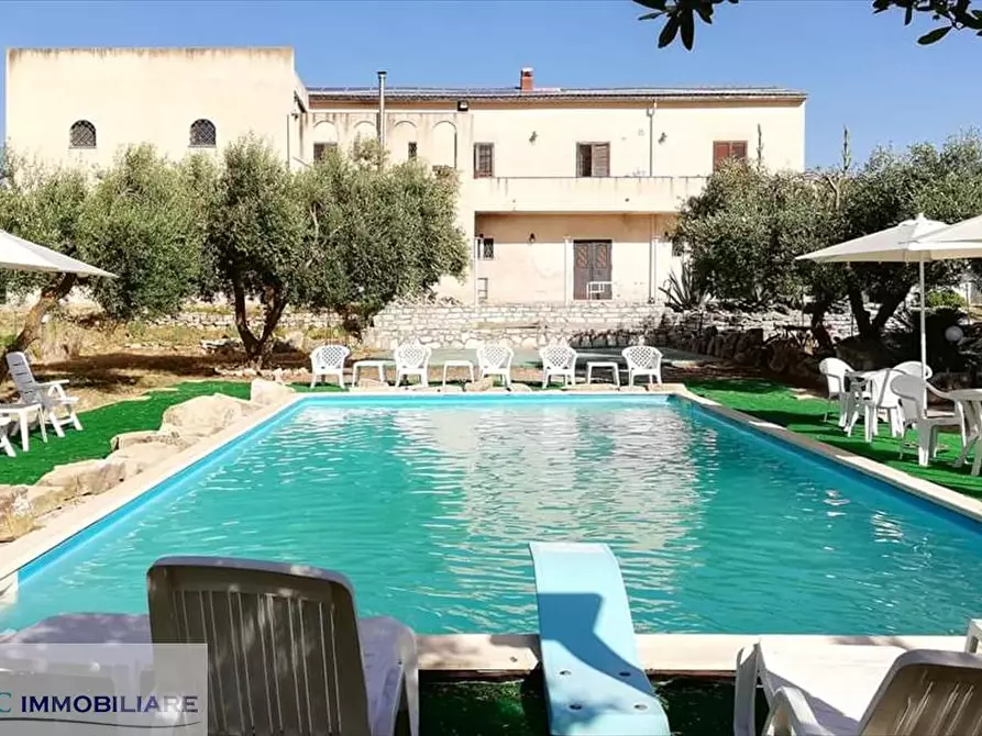 Immagine 2 di Agriturismo in vendita  in Contrada Riena  a Castronovo Di Sicilia