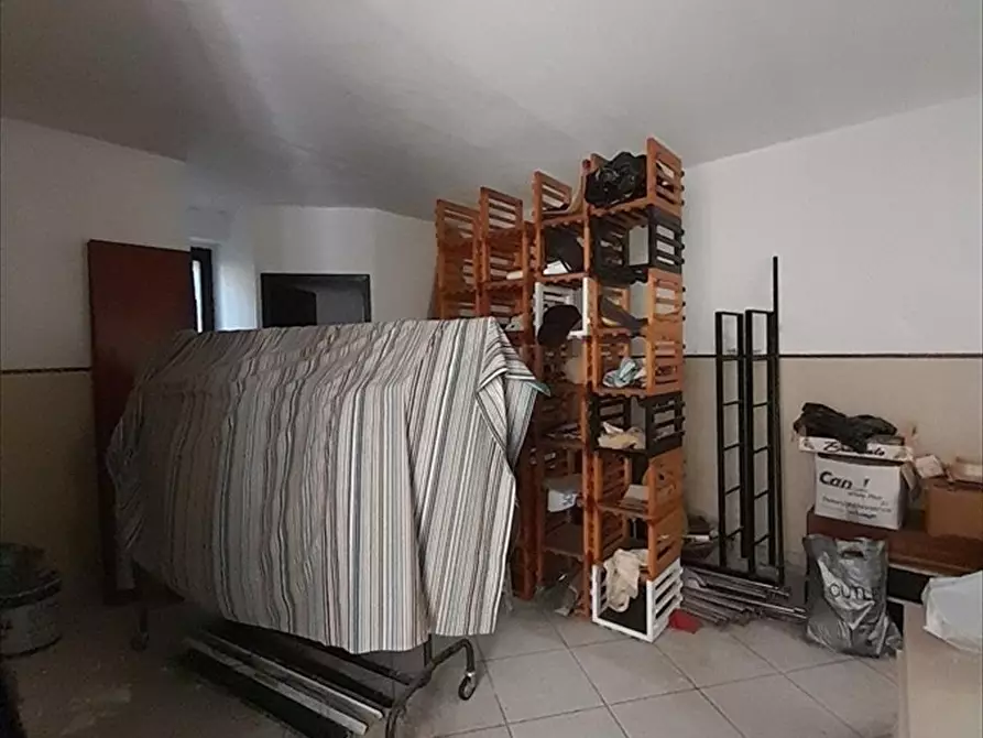 Immagine 4 di Locale commerciale in vendita  a Taurianova