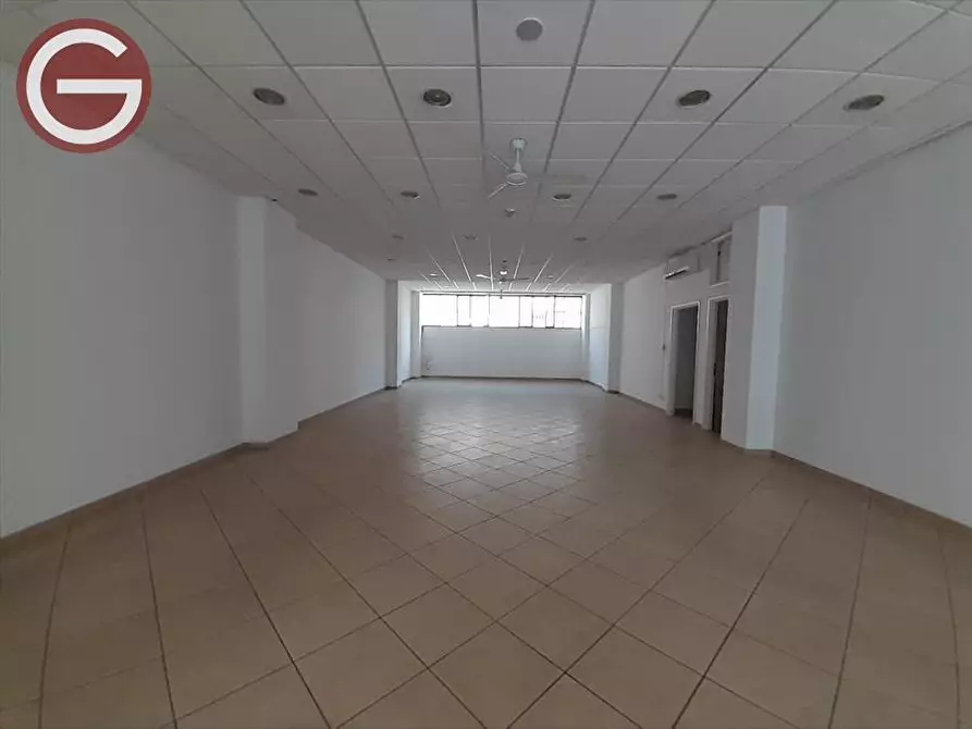 Immagine 2 di Locale commerciale in affitto  a Polistena