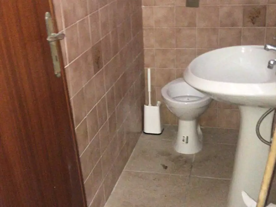 Immagine 7 di Locale commerciale in affitto  in via cesaro a Trapani