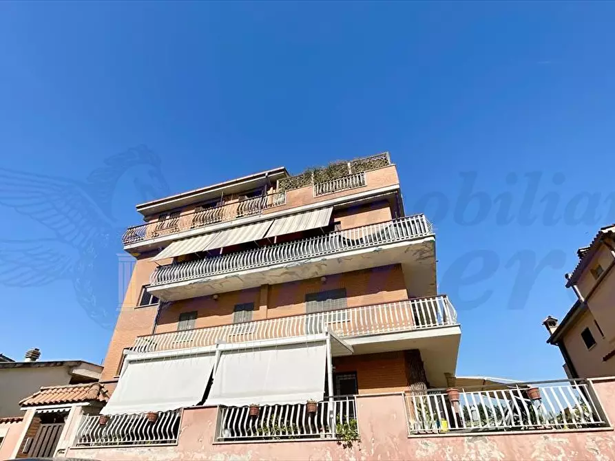 Immagine 2 di Appartamento in vendita  in Via Gussola 20 a Roma