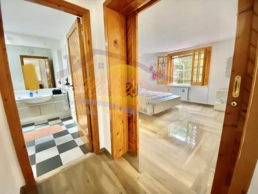Immagine 5 di Villa in vendita  in VIA MARIA LIUGI MONTI a Siracusa