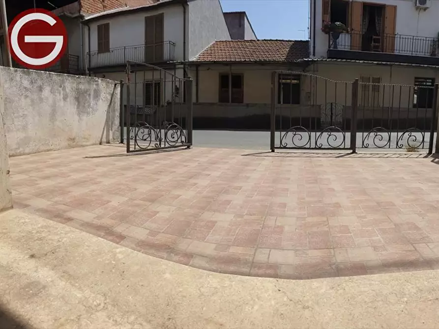 Immagine 6 di Locale commerciale in vendita  a Taurianova