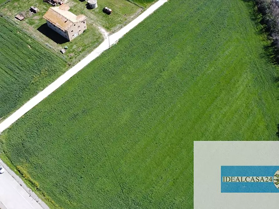 Immagine 2 di Terreno edificabile in vendita  in Tolentino Via Marco Biagi  a Tolentino