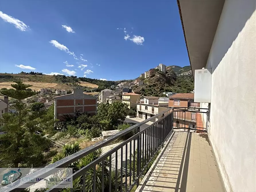 Immagine 4 di Appartamento in vendita  in via Caduti In Guerra   n°44 a Cammarata