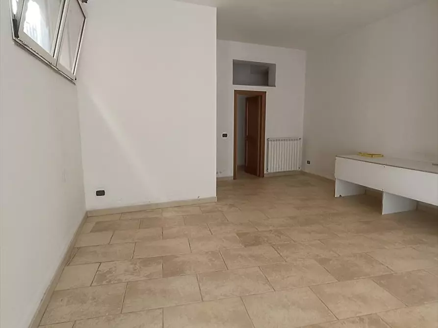 Immagine 3 di Locale commerciale in affitto  a Taurianova