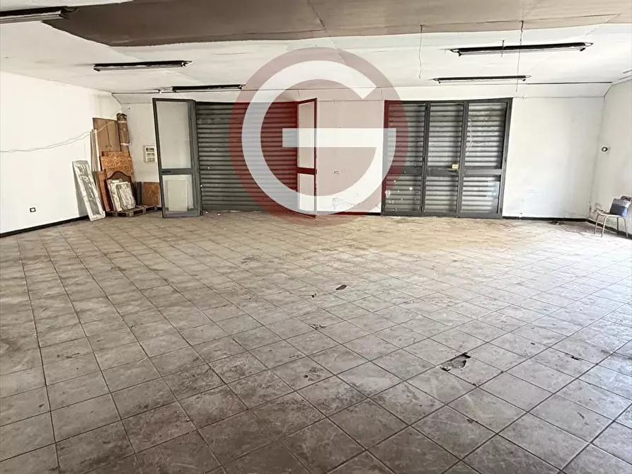 Immagine 5 di Locale commerciale in vendita  a Taurianova