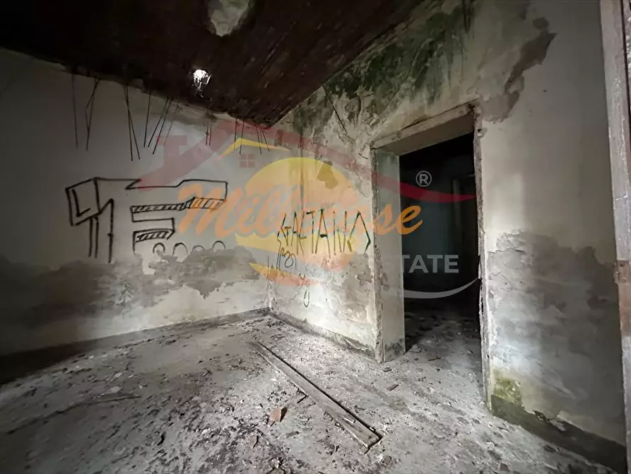 Immagine 13 di Palazzo in vendita  in via venezia a Siracusa