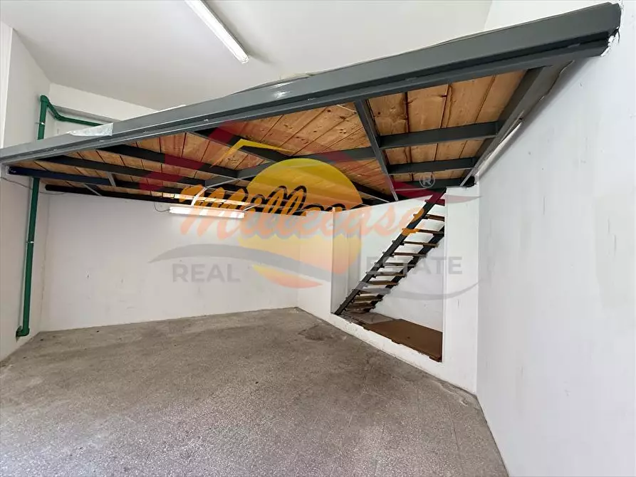 Immagine 9 di Garage in vendita  in VIALE TICA a Siracusa