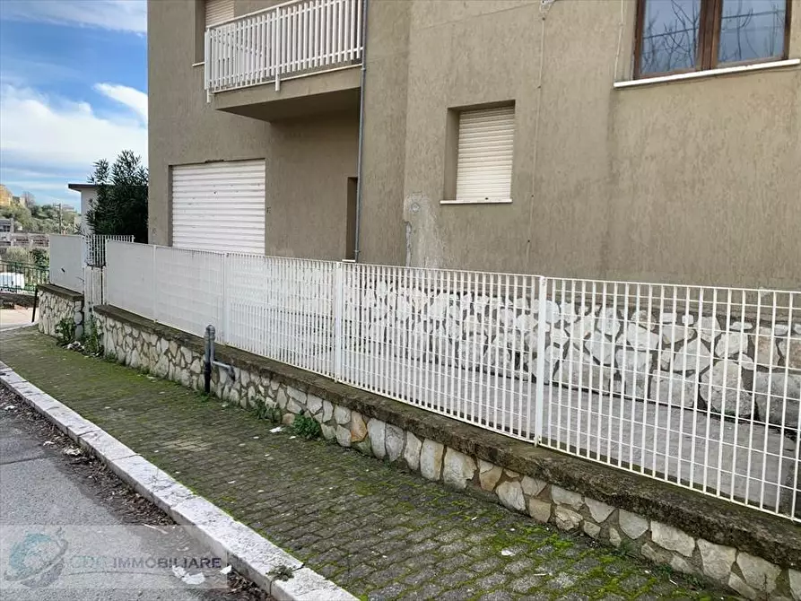 Immagine 1 di Locale commerciale in affitto  in Via Scammacca a Lercara Friddi