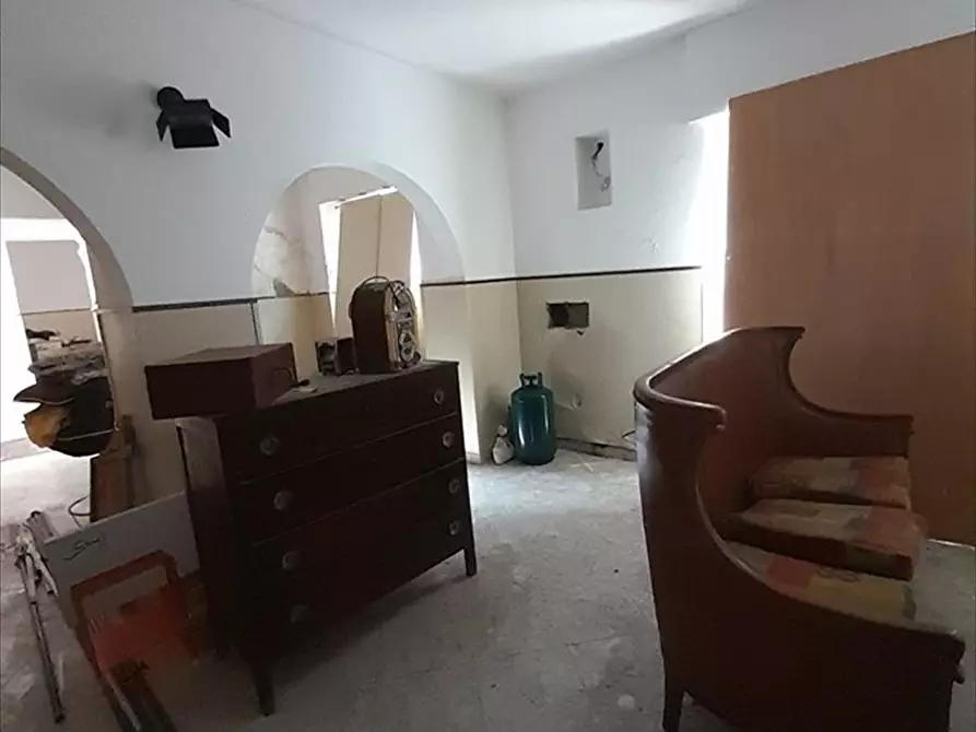 Immagine 8 di Locale commerciale in vendita  a Taurianova