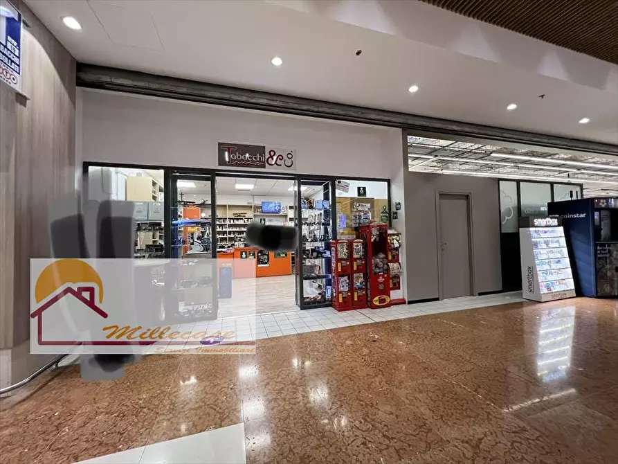 Immagine 3 di Attività commerciale in vendita  in PARCO COMMERCIALE BELVEDERE a Siracusa