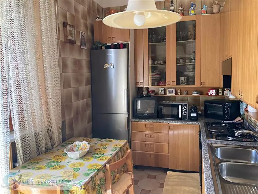 Immagine 6 di Appartamento in vendita  in Via Mercato  Castronovo di Sicilia a Castronovo Di Sicilia