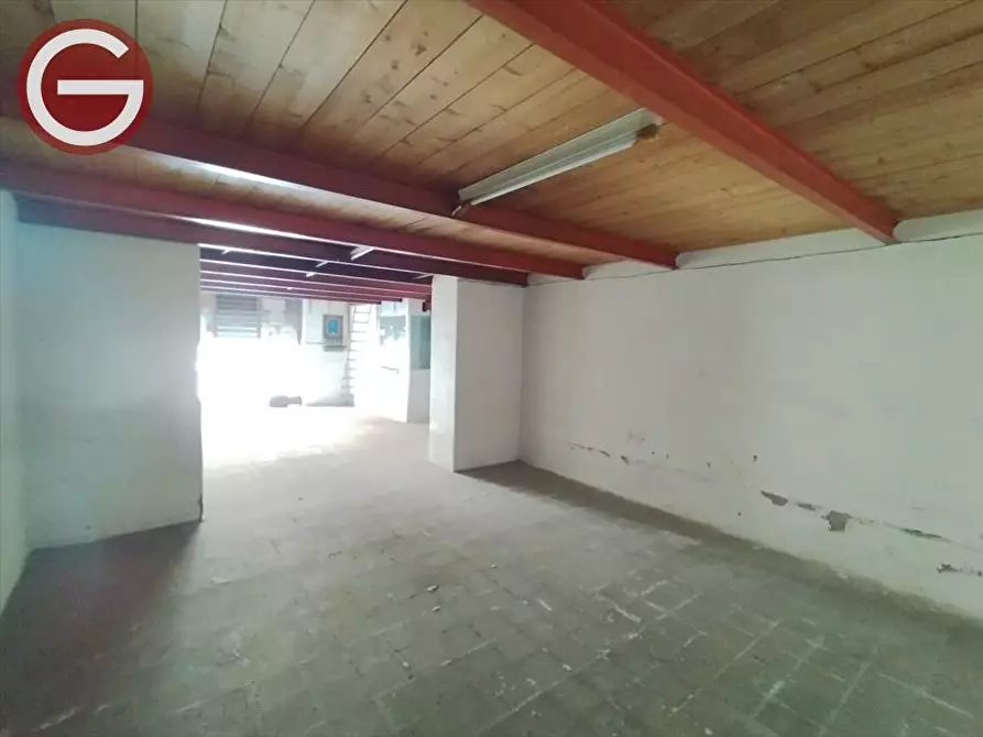 Immagine 4 di Locale commerciale in vendita  a Taurianova