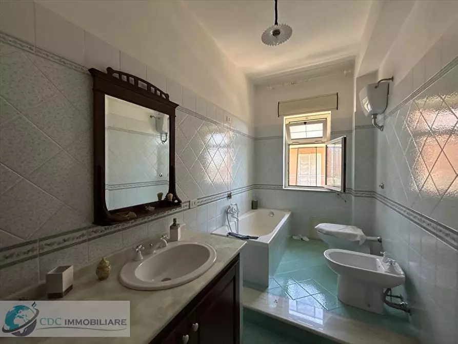 Immagine 12 di Appartamento in vendita  in via Caduti In Guerra   n°44 a Cammarata