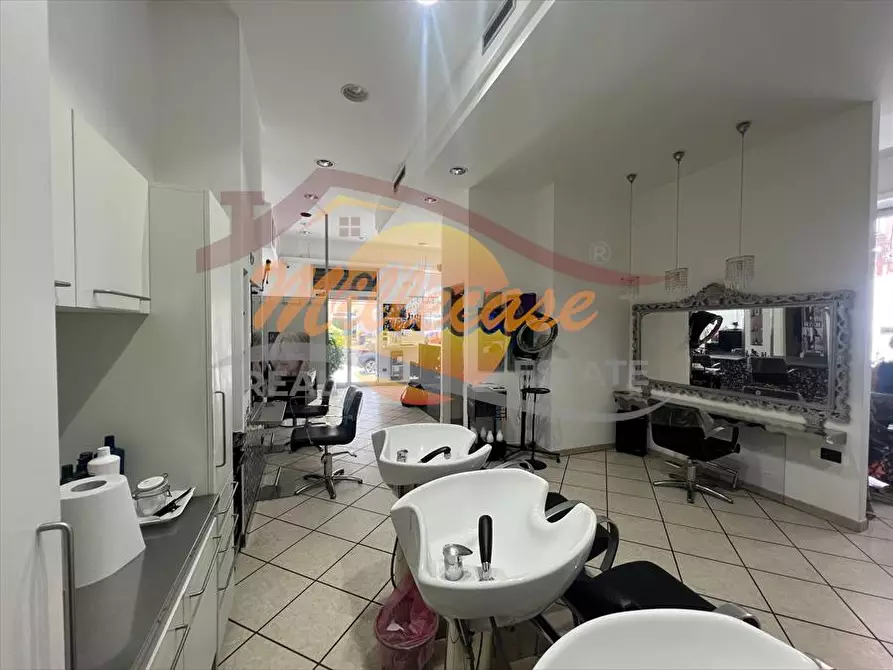 Immagine 9 di Locale commerciale in vendita  in viale tica a Siracusa