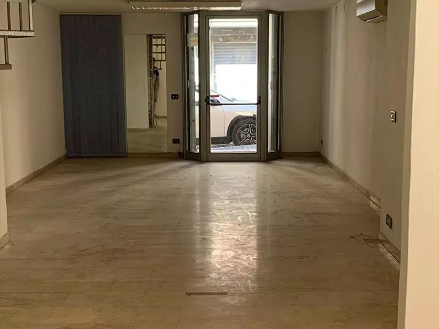Immagine 3 di Locale commerciale in vendita  in Corso Finocchiaro Aprile 35 a Lercara Friddi