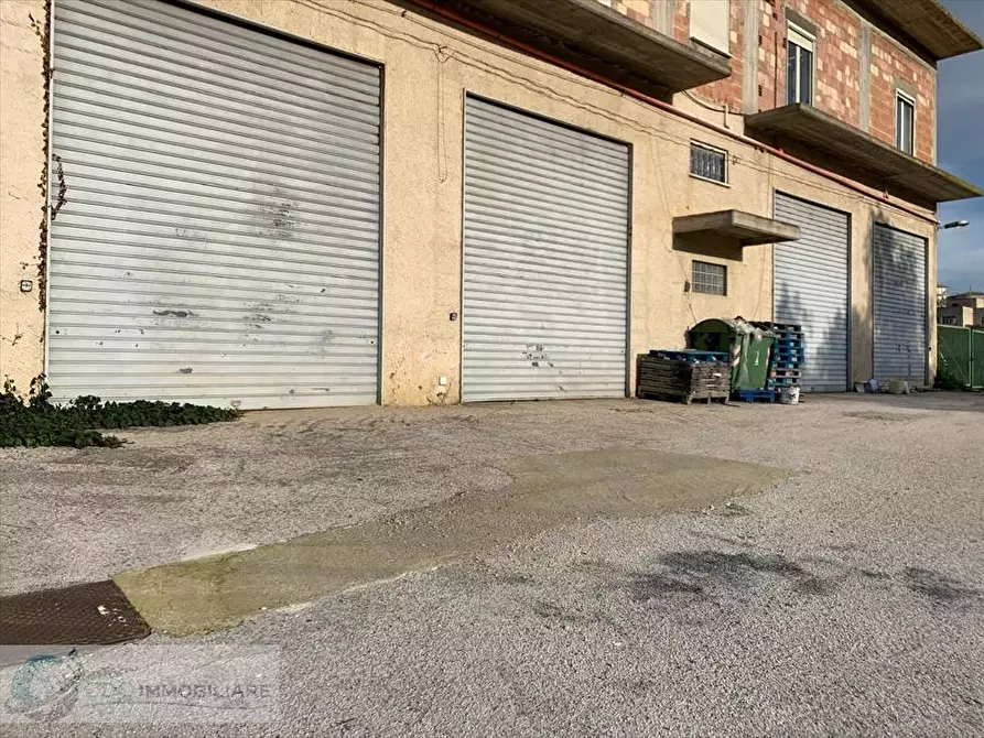 Immagine 3 di Magazzino in affitto  a Lercara Friddi