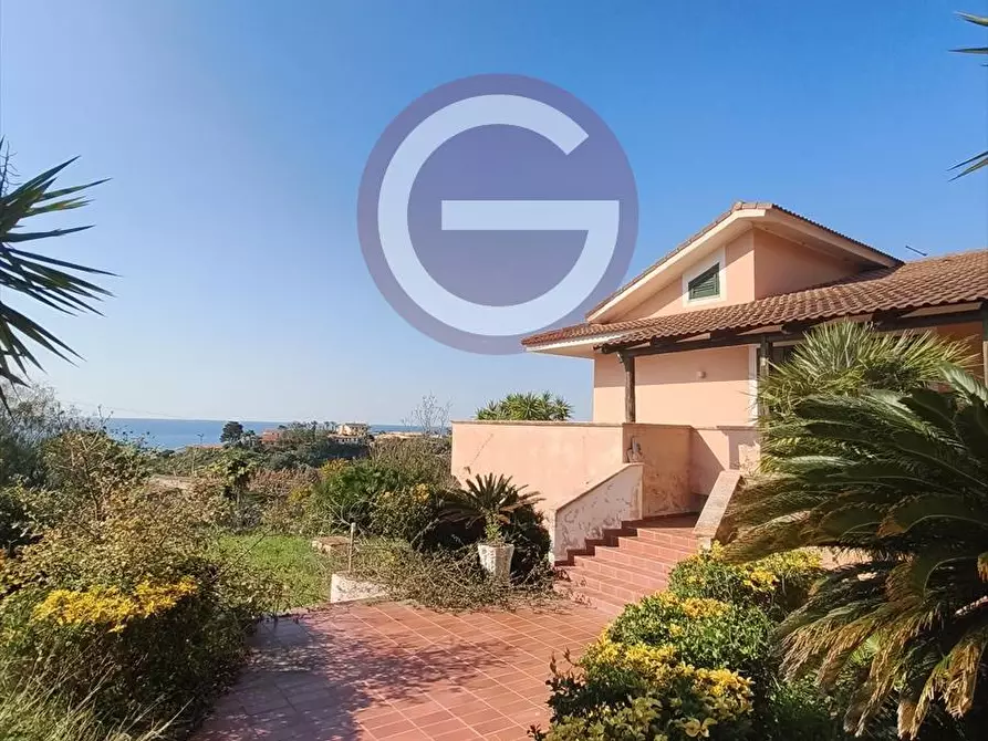 Immagine 2 di Villa in vendita  a Ricadi