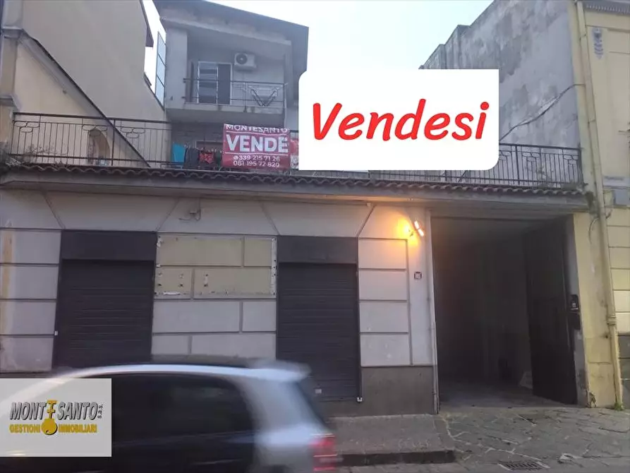 Immagine 1 di Palazzo in vendita  a Giugliano In Campania